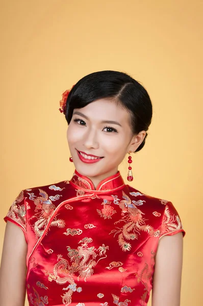 Chinese woman in traditional asian dress — Stock Photo, Image