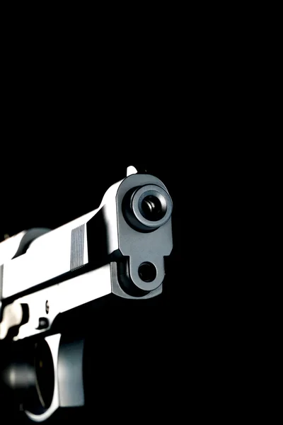 Handfeuerwaffe bereit zum Schießen — Stockfoto