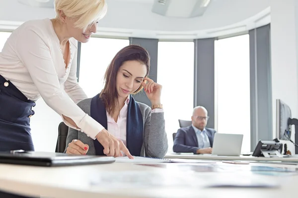 Businesswomen discussing over project — Stock Photo, Image