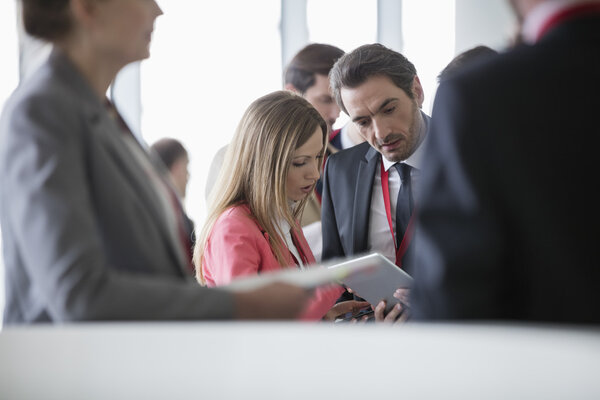 Деловые люди в конференц-центре
 