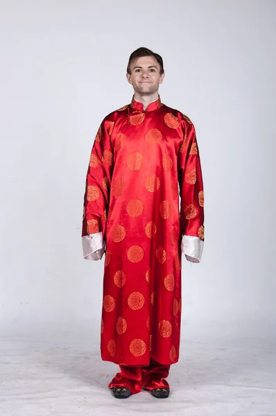 Mann in traditioneller chinesischer Hochzeitstracht — Stockfoto