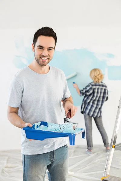 Man holding Paint Roller — Stock fotografie