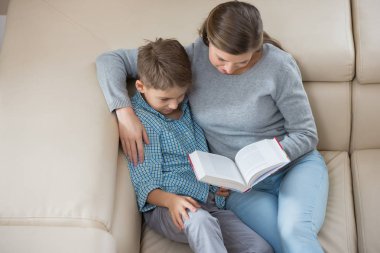 Anne ve oğlu okuma kitabı 