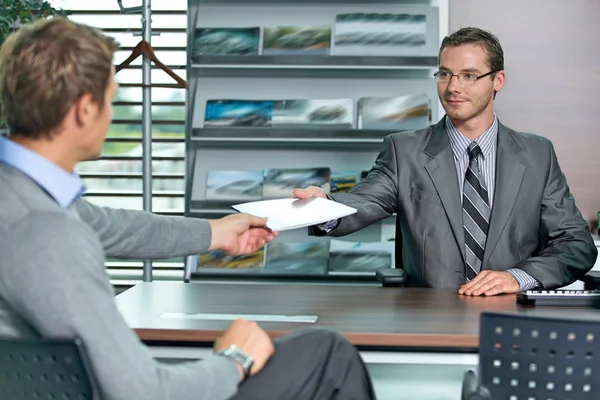 Car salesperson and businessman — Stock Photo, Image