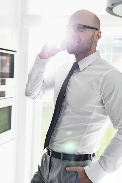 Businessman using smart phone — Stock Photo, Image