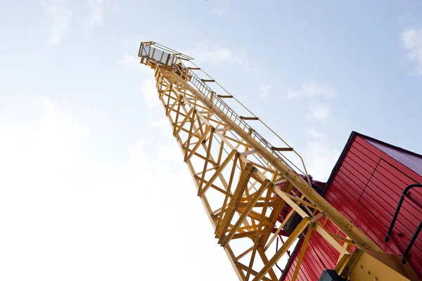 Crane above construction site — Stock Photo, Image