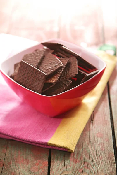 Chocolate cookies in bowl — Stock Photo, Image