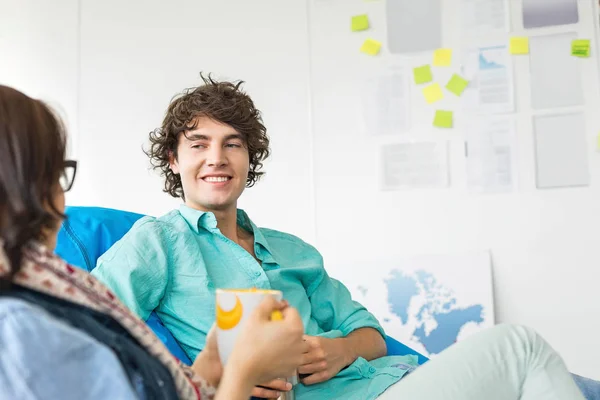 Geschäftsleute beim Kaffee — Stockfoto