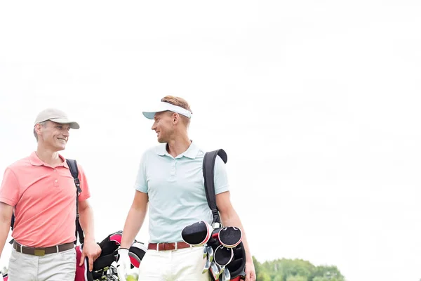 Gelukkig mannelijke golfers — Stockfoto