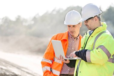 Dizüstü bilgisayar kullanarak Denetçiler