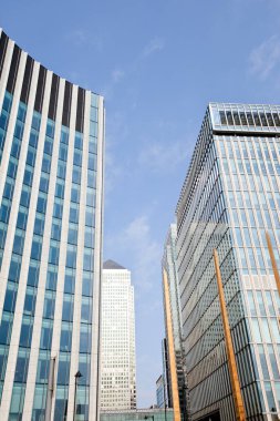 Şehir içinde modern gökdelenler