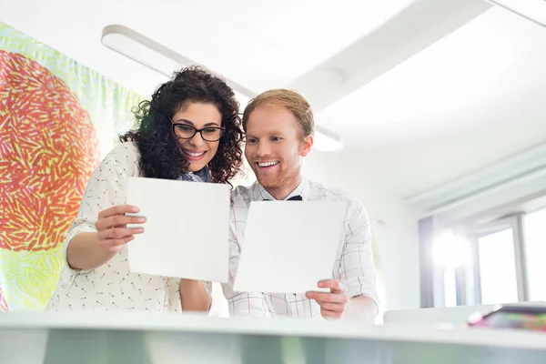 Felices colegas de negocios — Foto de Stock