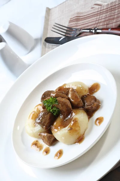 Slezské bramborové knedlíky na talíři — Stock fotografie