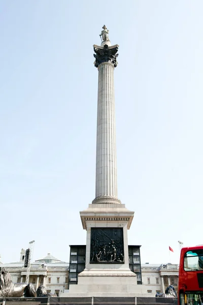 Nelson 's Column op Trafalgar Square — Stockfoto