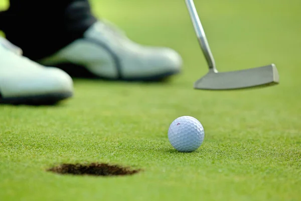 Person som spelar golf — Stockfoto