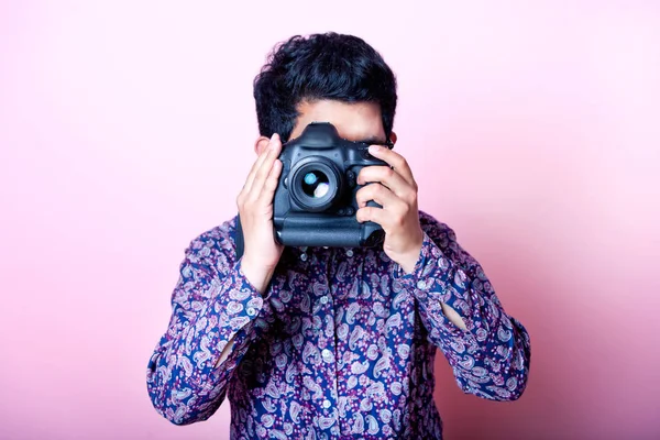 Creatieve Aziatische fotograaf — Stockfoto