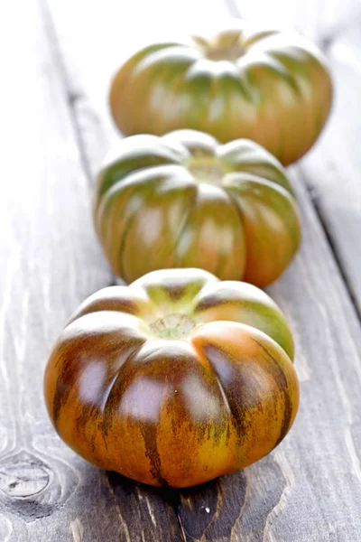 Čerstvá rajčata černé — Stock fotografie