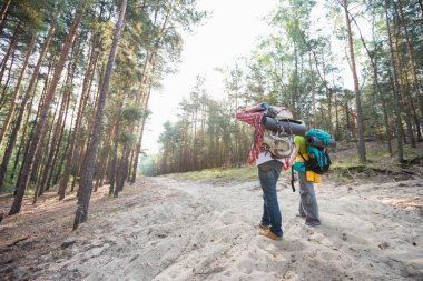 ormanda yürümek çift