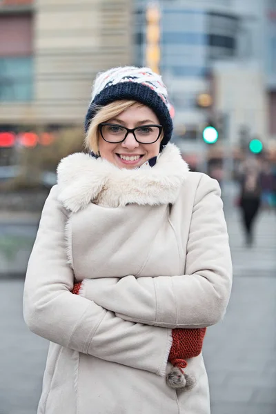 Happy woman in warm clothing — Stock Photo, Image