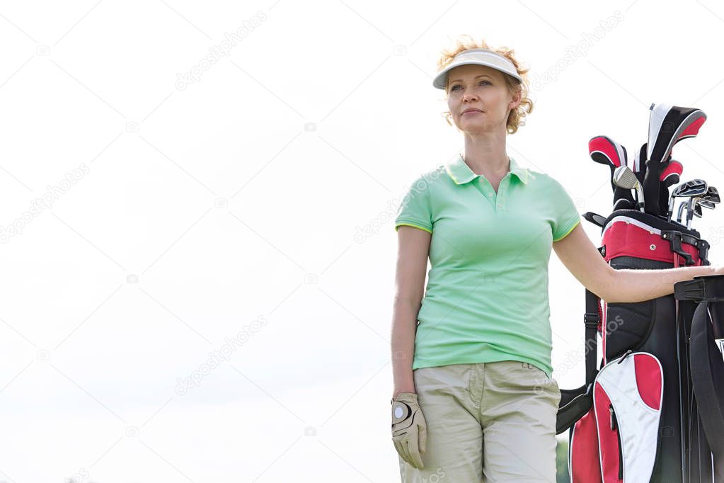 woman playing golf 