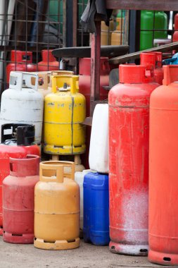 Gaz kutu Caddesi üzerinde