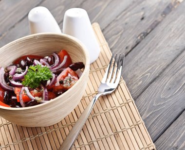 lezzetli bahar salatası