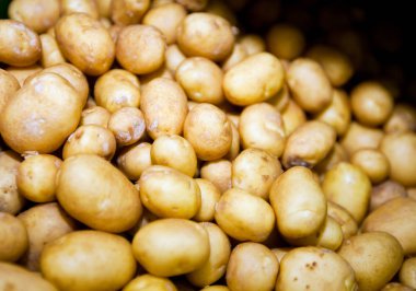 süpermarkette taze patates