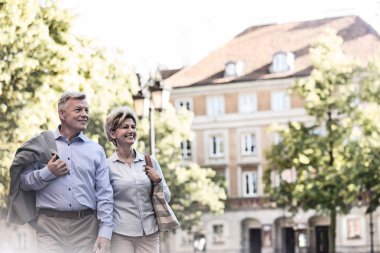 mutlu bir orta yaşlı çift