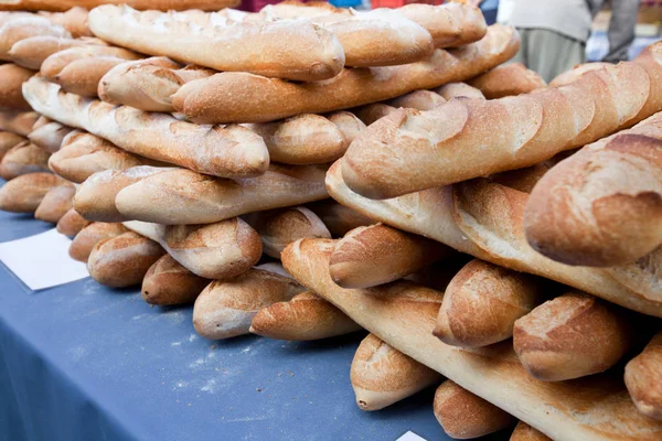 Panes en el pan en la tienda — Foto de Stock