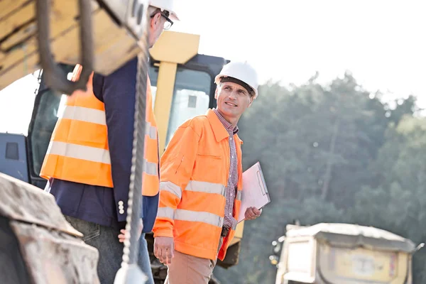 Supervisors at construction site — Stock Photo, Image