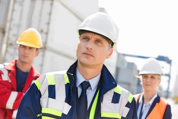 Equipo de trabajadores seguros — Foto de Stock