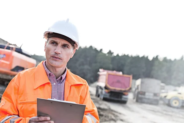 Engineer at construction site — Stock Photo, Image