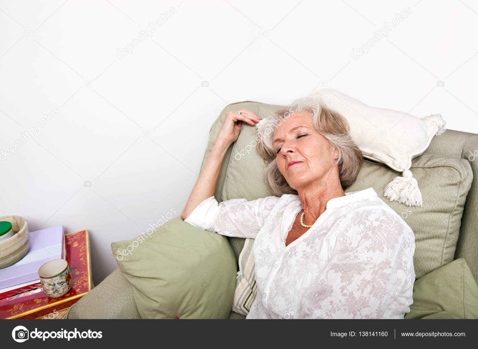 сон пожилая женщина молодой