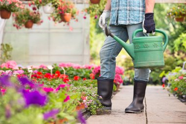 Adam holding sulama olabilir 