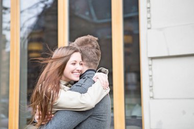 Romantik Çift sarılma 