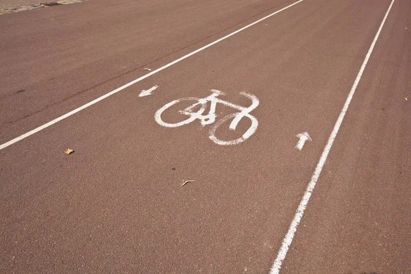 자전거 거리에 주차 — 스톡 사진