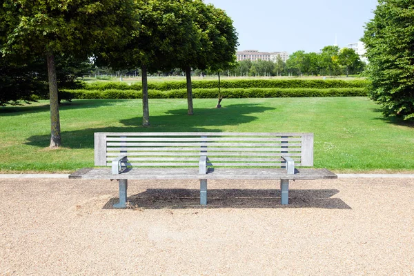 Bench in London Park — Stock Photo, Image