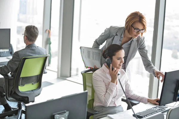 Imprenditori che lavorano — Foto Stock