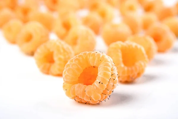 Fresh yellow raspberries — Stock Photo, Image