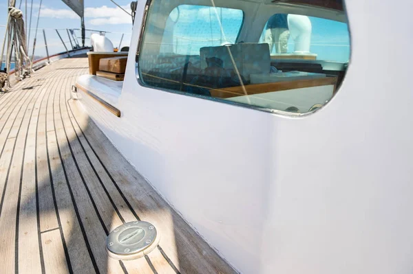 Plankor av yacht däck — Stockfoto