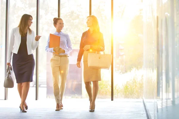 Businesswomen Planning Strategy Meeting Office — 图库照片