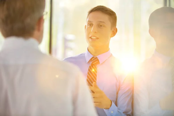 Das Leben Von Geschäftsleuten Büro Mit Brillenblitz Hintergrund — Stockfoto