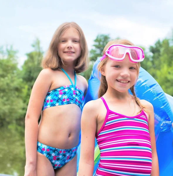 Retrato Niños Con Traje Baño Muelle Del Lago Con Lentes — Foto de Stock