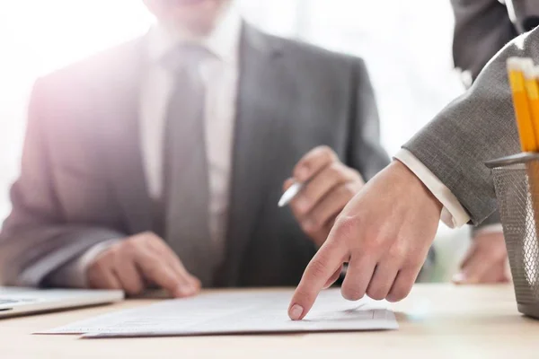 Closeup Secretary Pointing Sign Contract Yellow Lens Flare Background — Stock Photo, Image