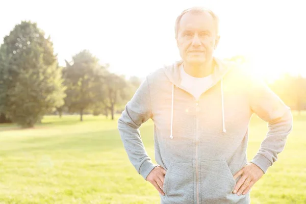 Retrato Caber Homem Sênior Parque — Fotografia de Stock