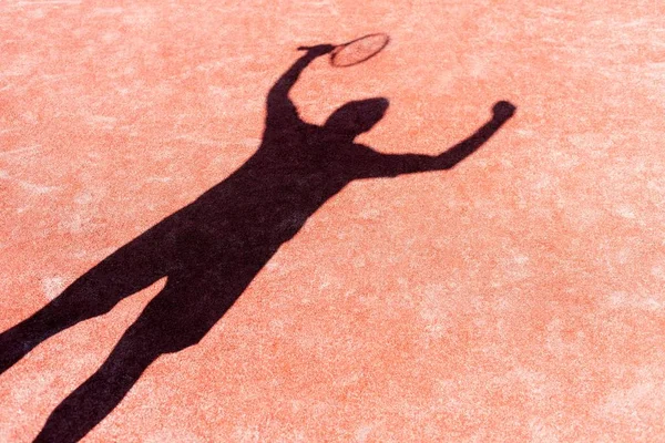 Тень Человека Празднующего Победу Теннисе Корте — стоковое фото