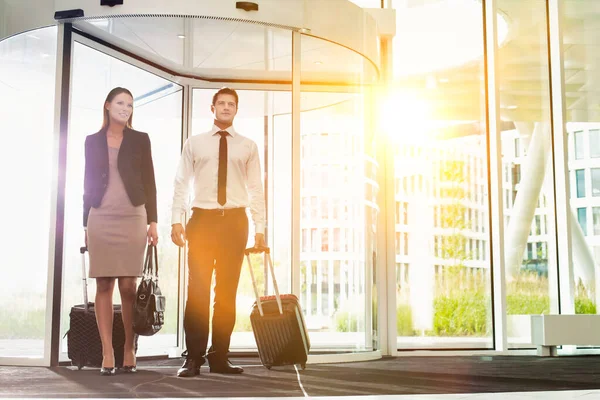 Geschäftsmann Und Geschäftsfrau Bei Einer Konferenz Einem Hotel — Stockfoto