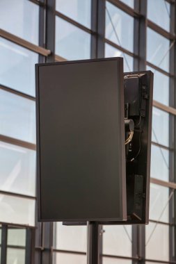 Havaalanında uçuş görüntüleme monitörü