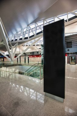 Havaalanında uçuş görüntüleme monitörü