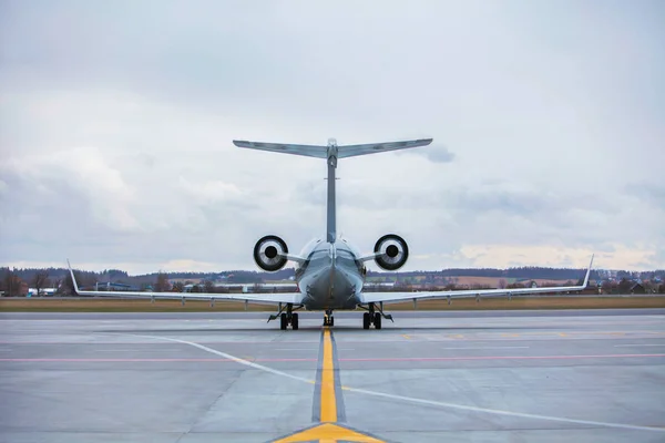 Widok Tyłu Samolotu Porcie Lotniczym — Zdjęcie stockowe